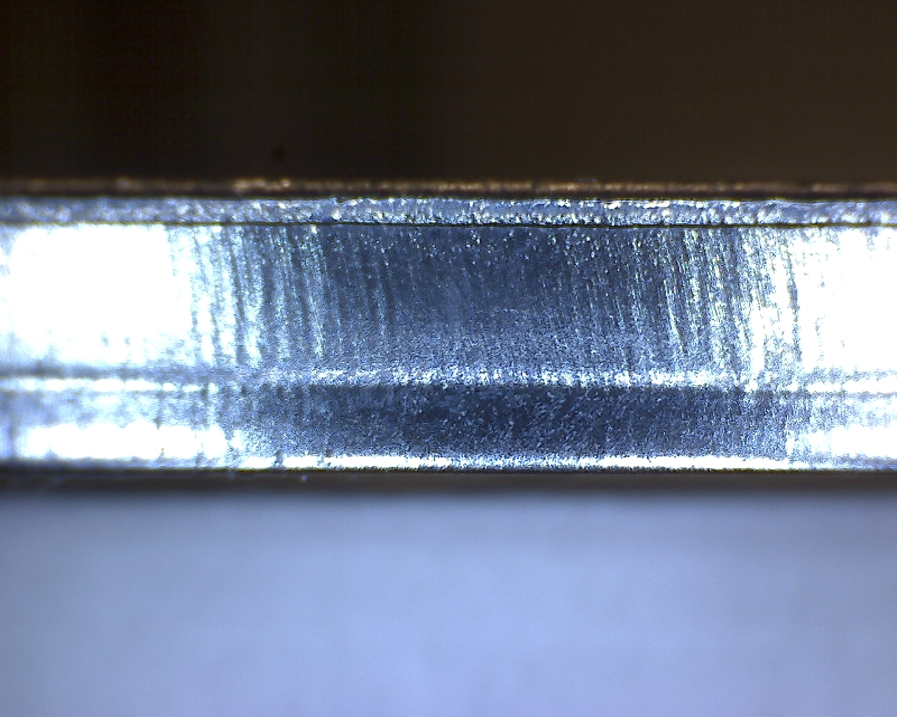 Hier ein Schnittbild von 5mm Stahl mit Sauerstoff geschnitten